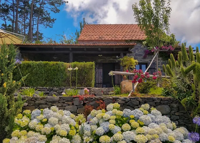 Achadinha - Mountain 木屋 阿科达卡列塔